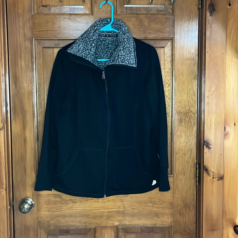 Free2B Women's Black Faux Fur Jacket Size